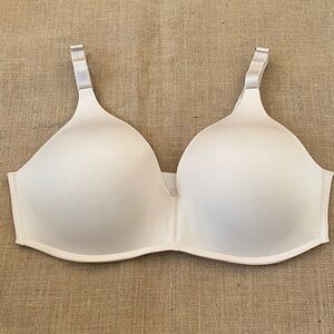 Soma Vanishing 360 Wireless Bra 40DD Nude